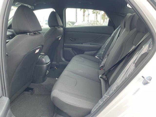 2025 Hyundai Elantra Blue - Photo 19
