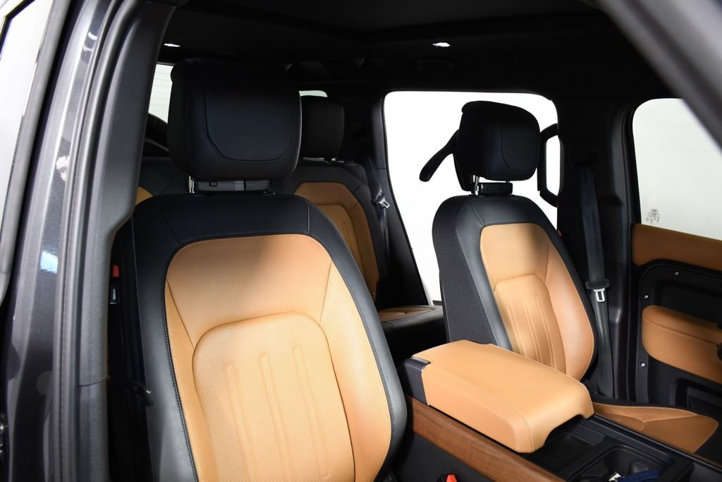 Used 2024 Santorini Black Metallic Land Rover X image 20