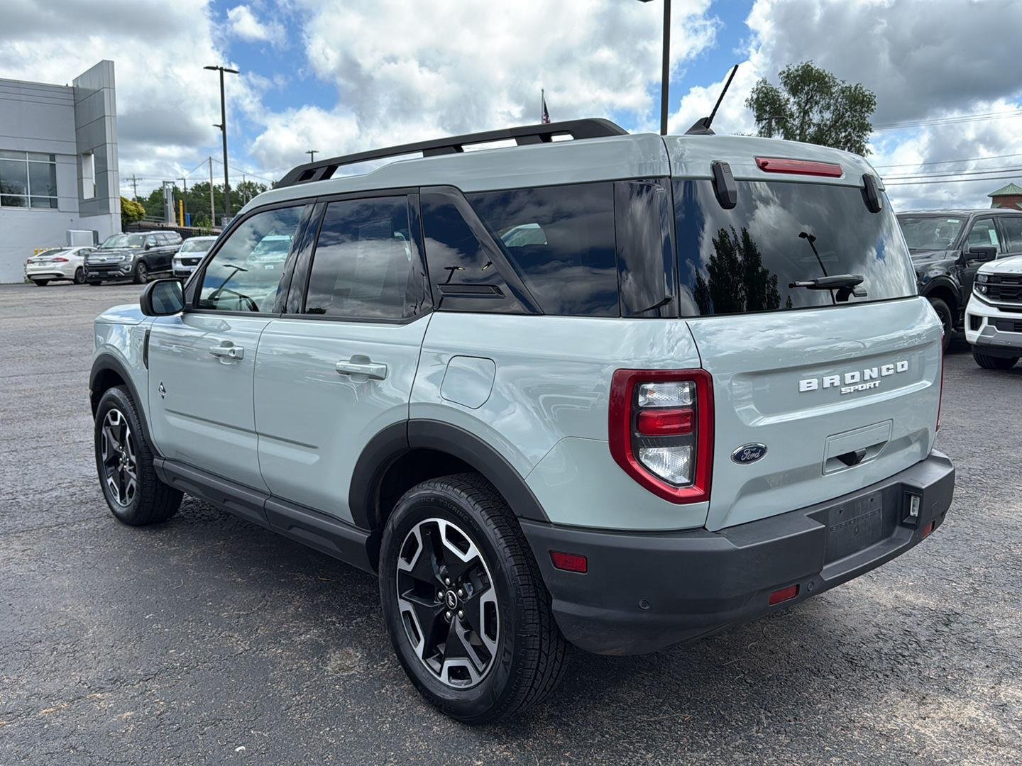 Used 2023 Cactus Gray Ford Outer Banks image 3