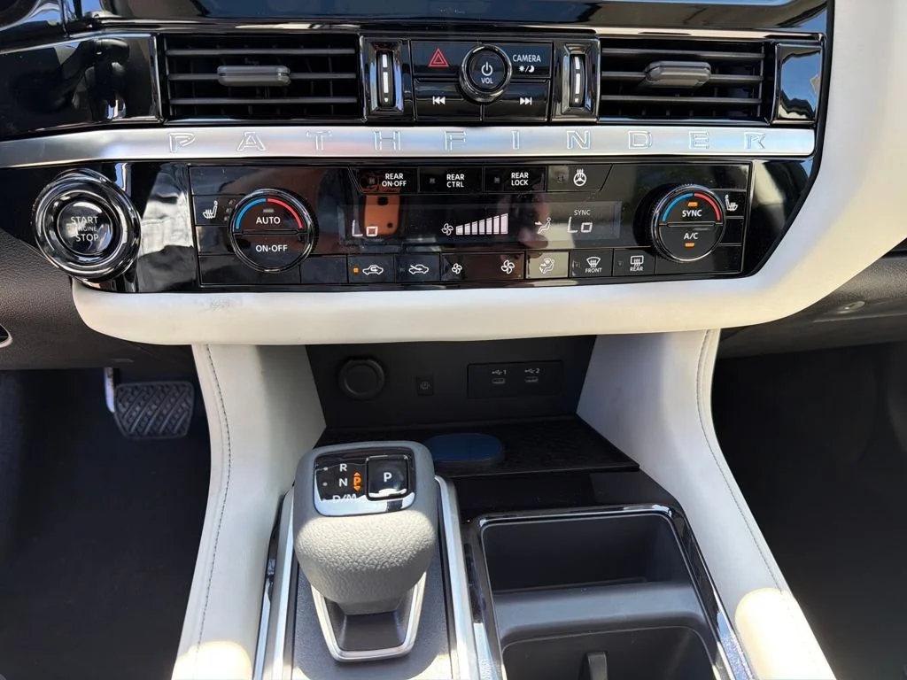 New 2026 White Nissan SL image 27