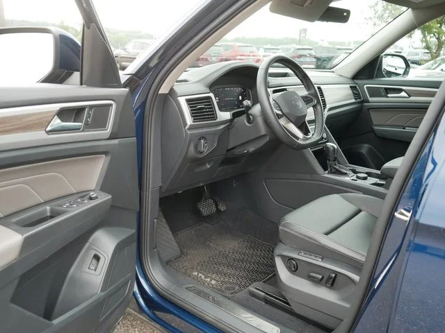 Used 2023 Blue Metallic Volkswagen SEL image 12