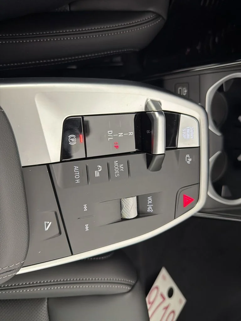 Used 2026 Alpine White BMW xDrive28i image 21