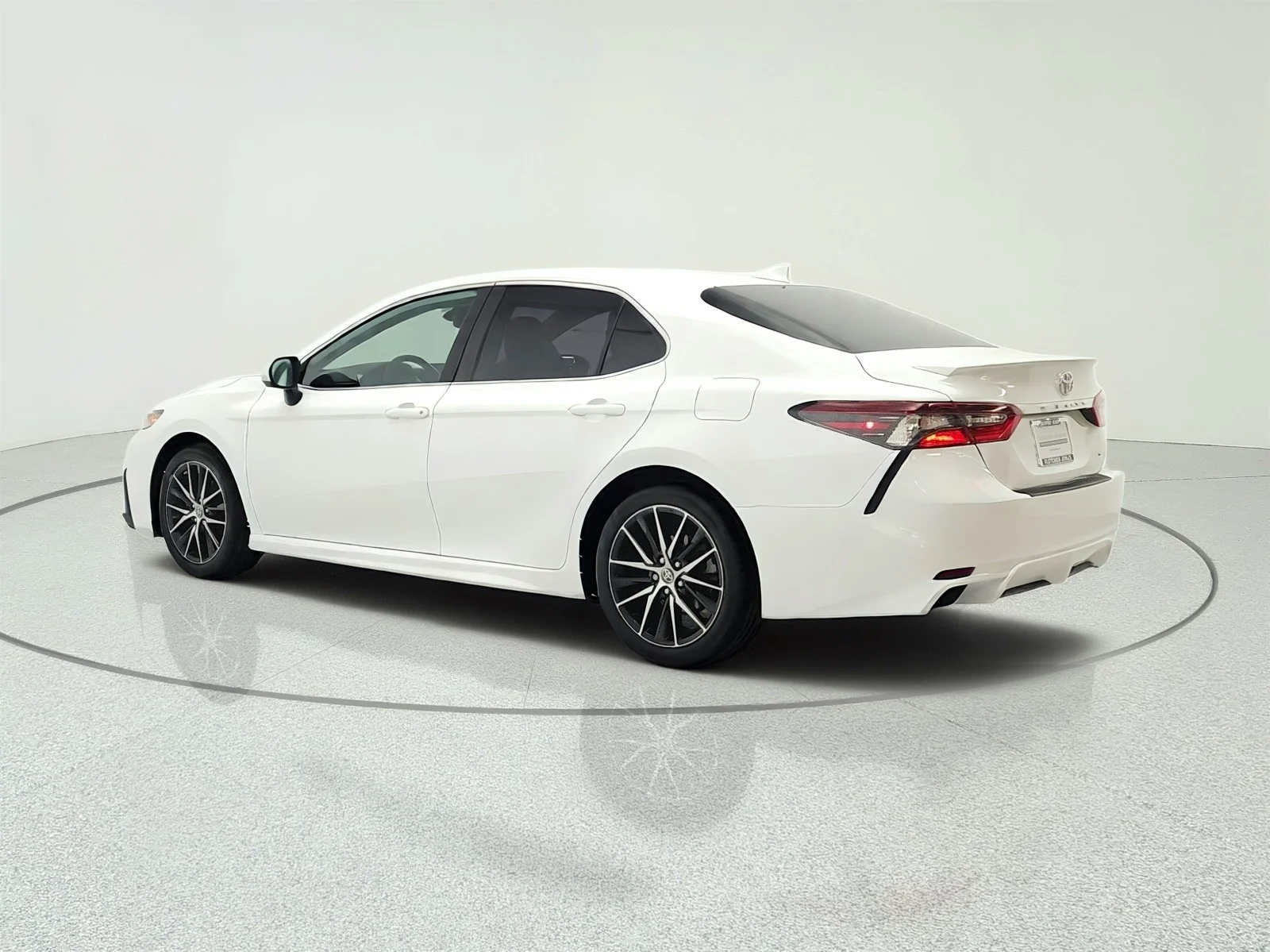 Used 2023 Ice Cap Toyota SE image 7