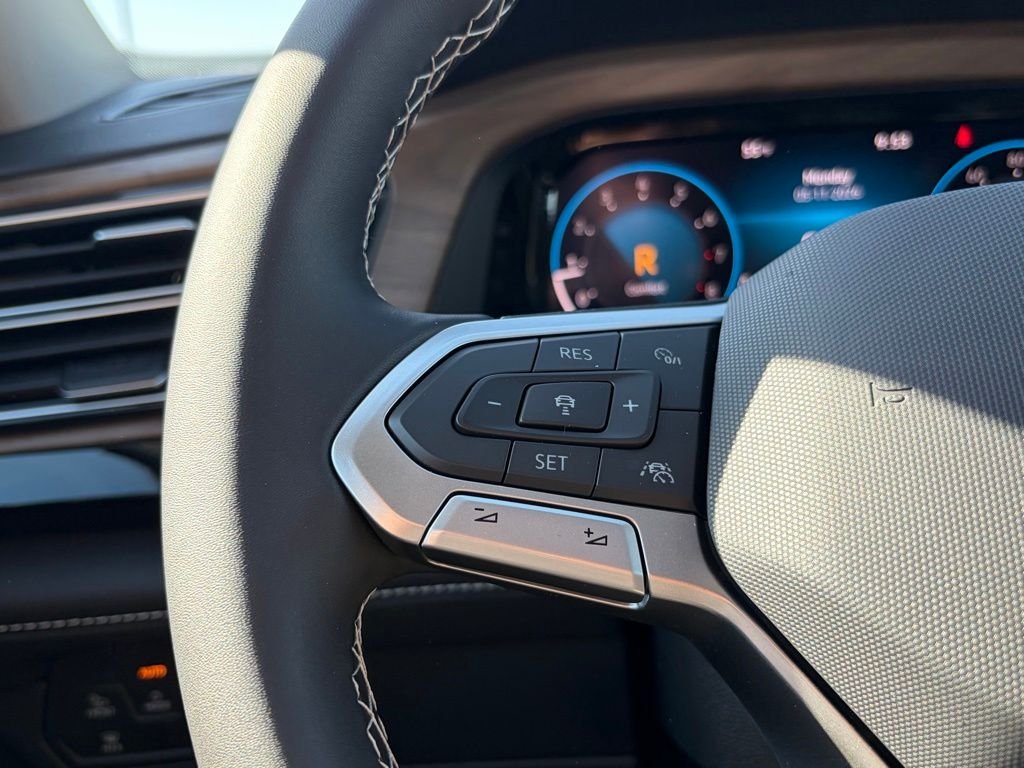 New 2026 Pure Gray Volkswagen 2.0T SE W/TECHNOLOGY image 26