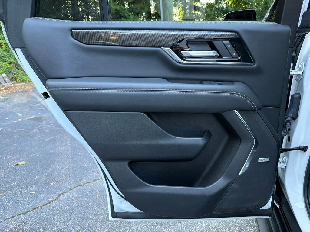 Used 2025 White GMC Elevation image 22