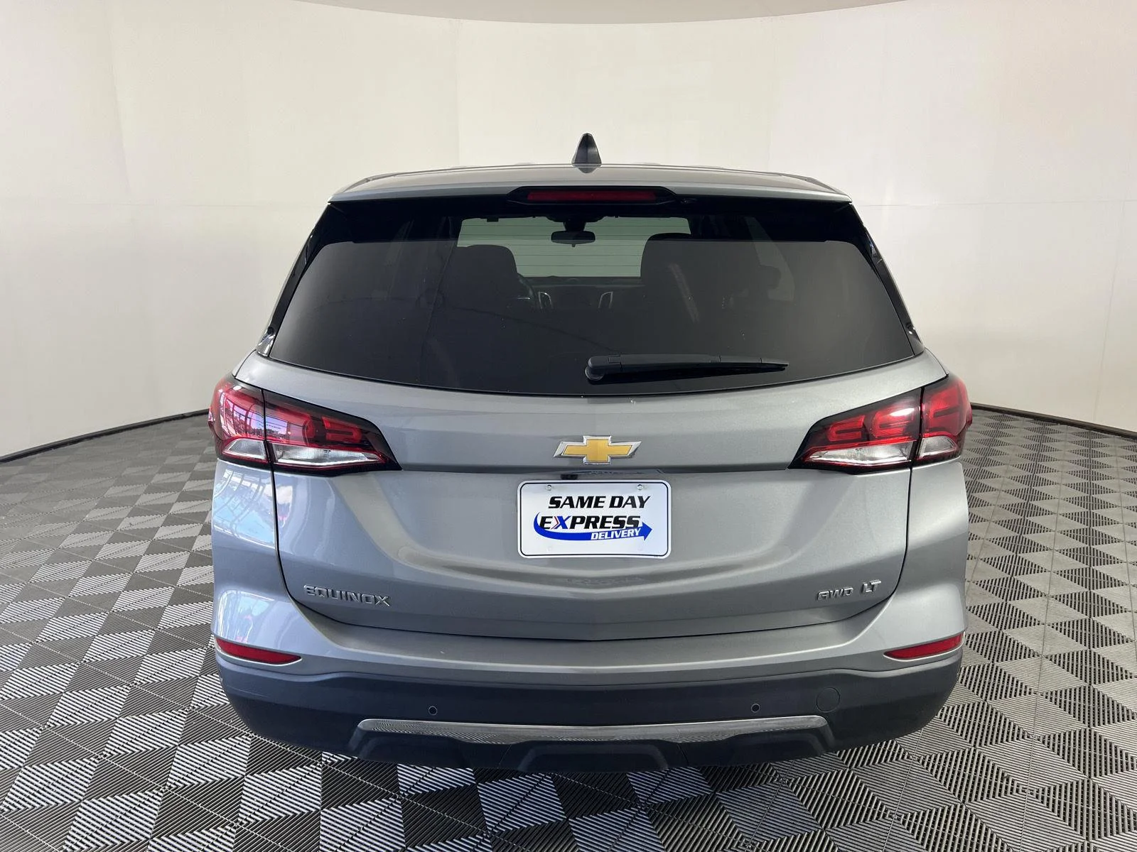 Used 2024 Sterling Gray Metallic Chevrolet LT image 25