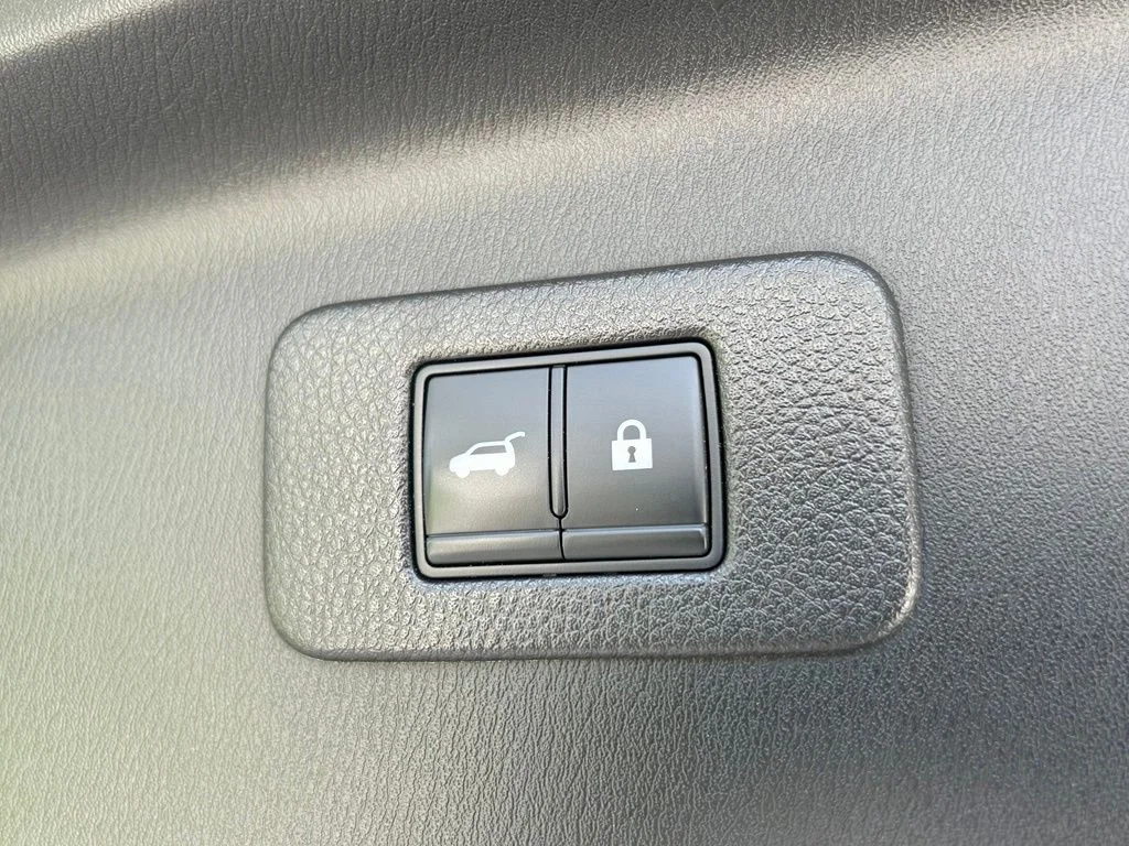 Certified Used 2022 White Nissan SL image 47