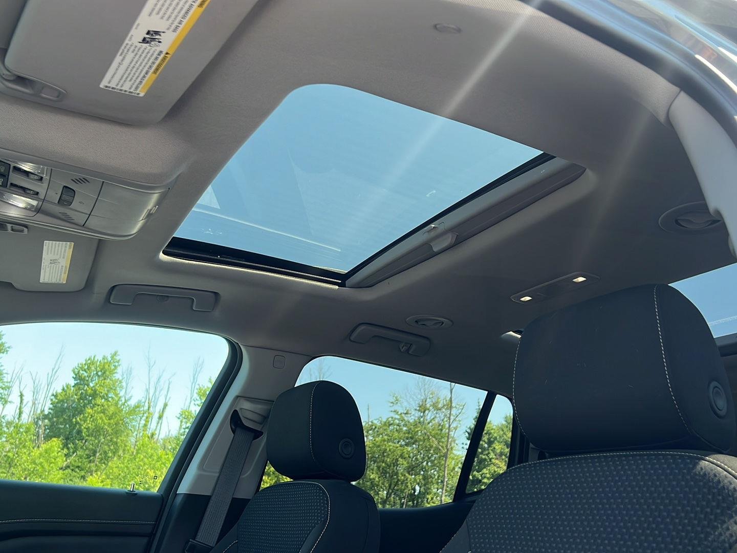 Used 2023 Sterling Metallic GMC SLE image 5