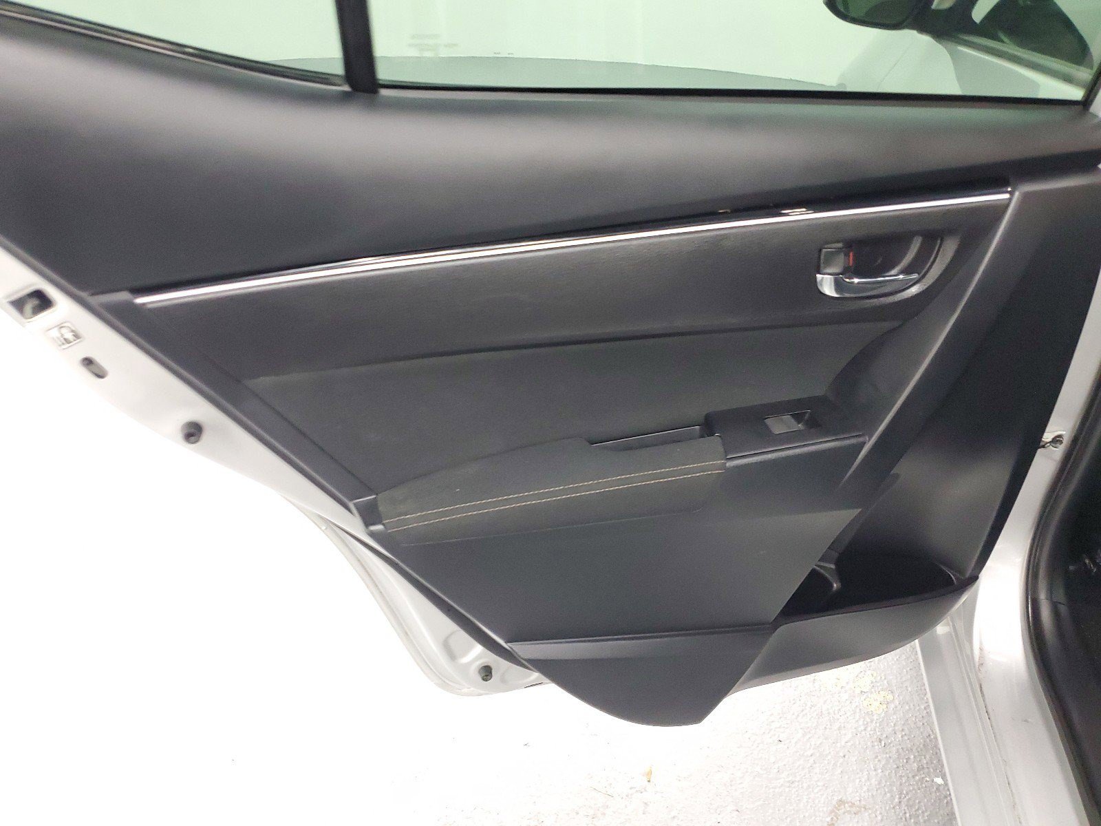 Used 2019 Classic Silver Metallic Toyota LE image 18