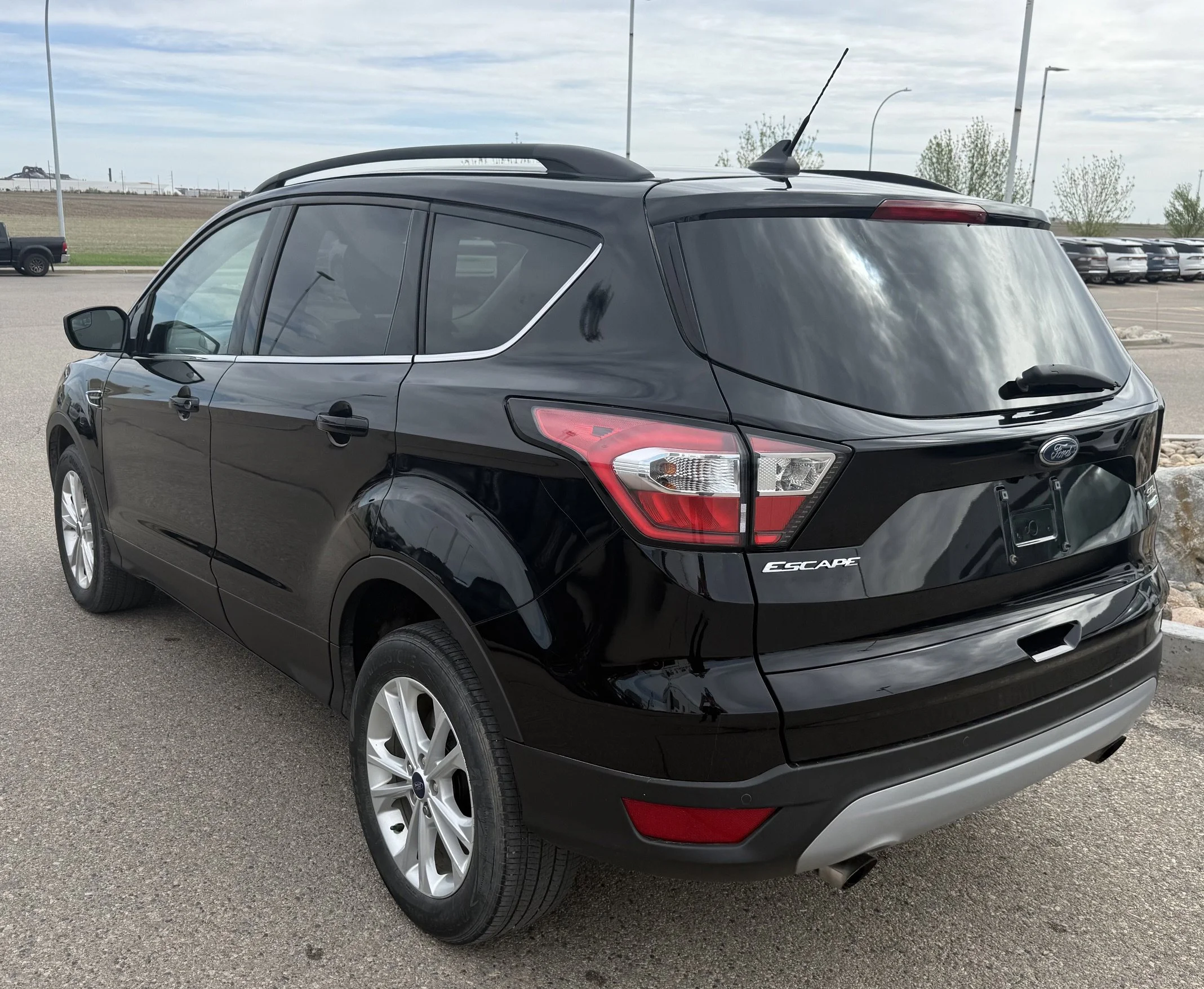 Used 2018 BLACK Ford SEL EcoBoost™  4WD **New Arrival** image 3