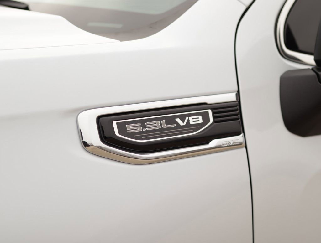New 2026 Glacier White Tricoat GMC SLT image 38