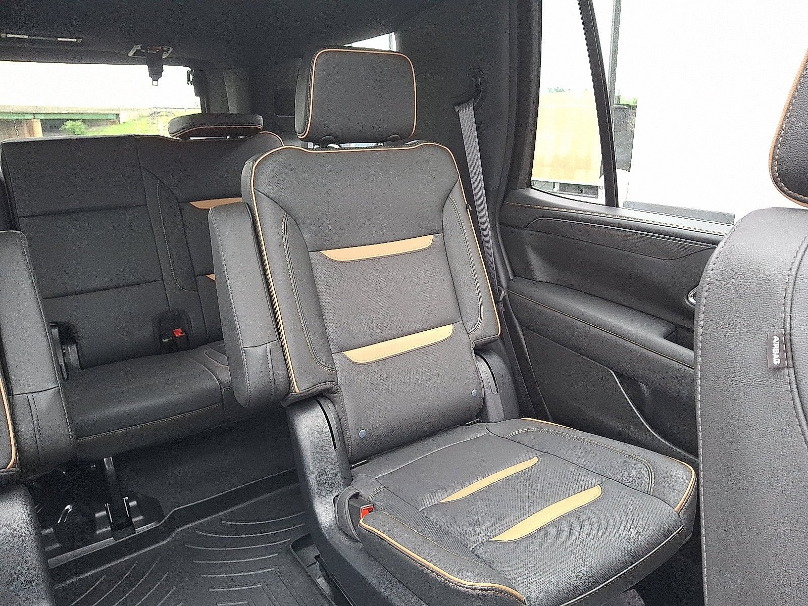 Used 2023 White Frost Tricoat GMC AT4 image 16