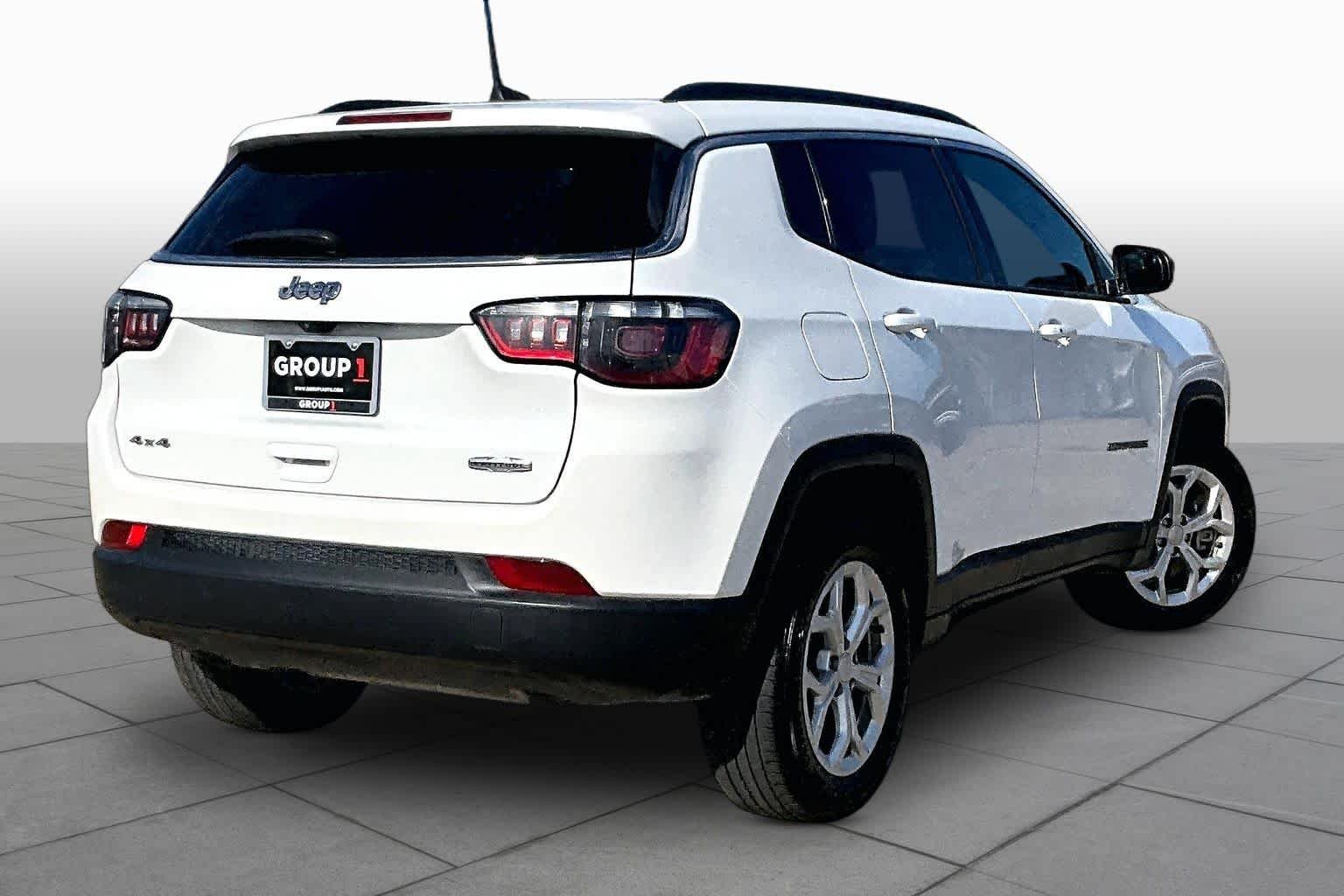 Used 2024 Bright White Clearcoat Jeep Latitude image 13