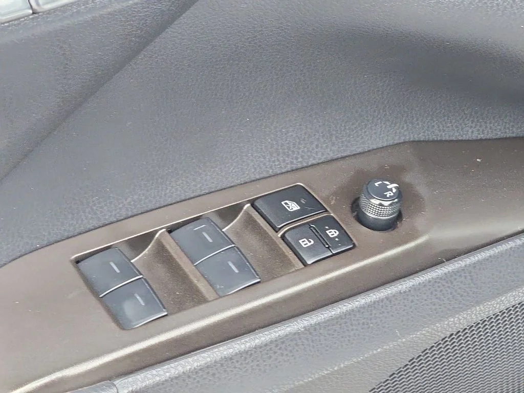 Used 2024  Toyota SE Nightshade image 29