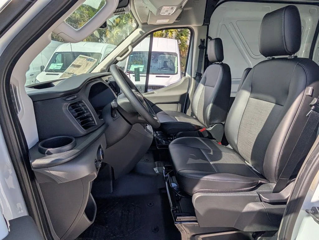 New 2026 Oxford White Ford Cargo Van image 5