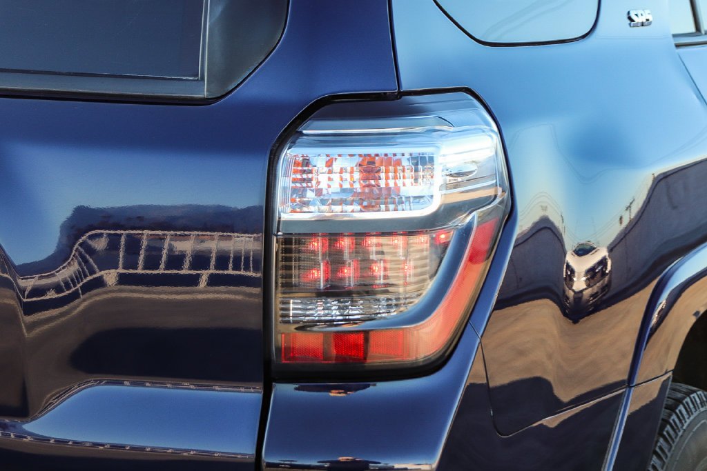 Used 2019 Nautical Blue Metallic Toyota SR5 Premium image 10