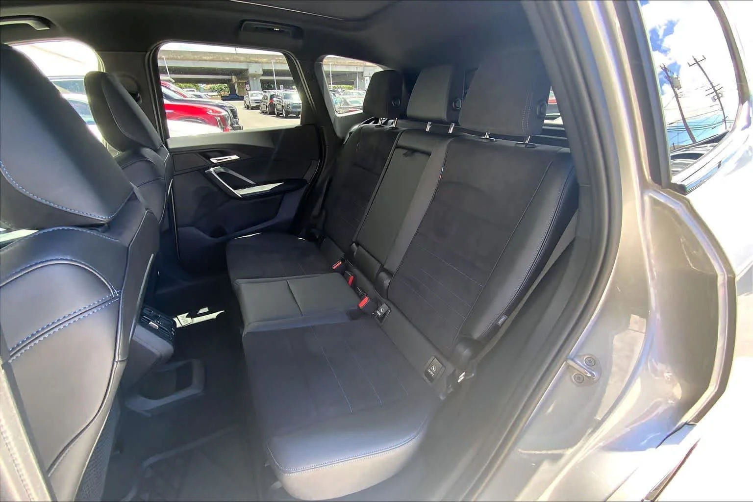 Used 2023 Sil/silver BMW xDrive28i image 29