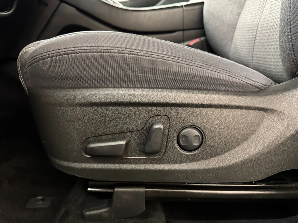 Used 2023 Black Hyundai Blue image 16