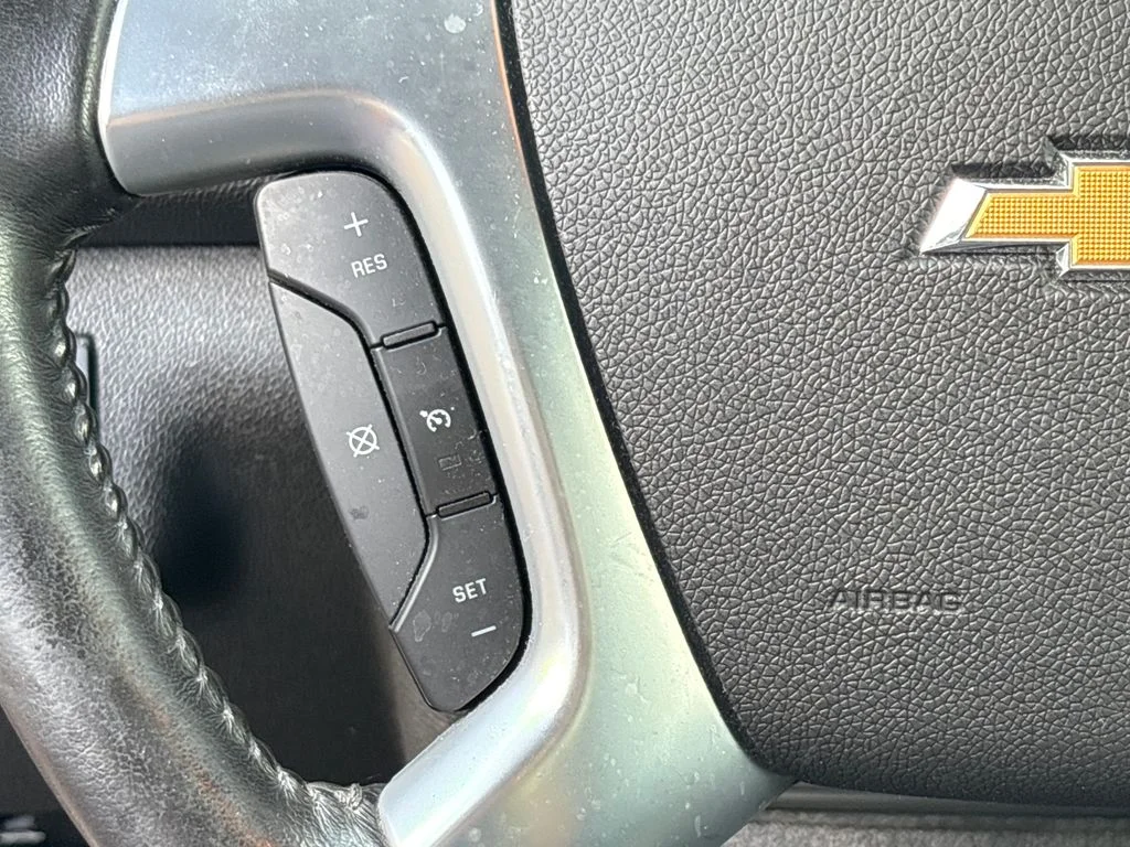 Used 2015 Red Chevrolet 2LT image 18