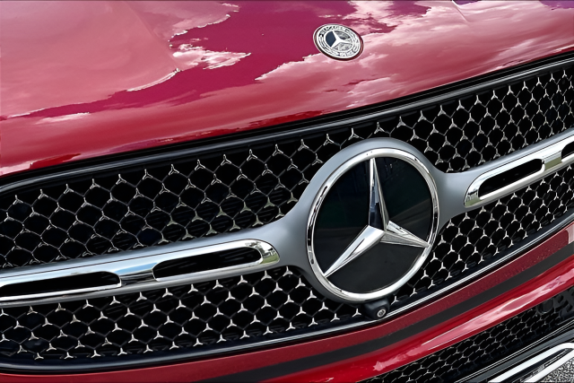 Certified Used 2026 Red Mercedes-Benz GLC 300 image 35