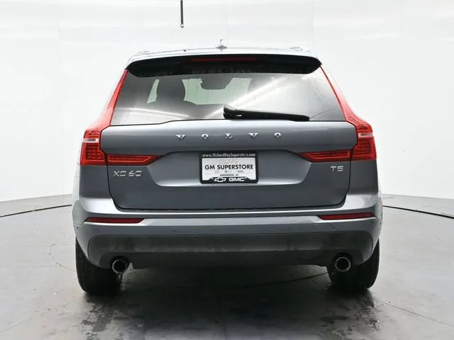 Used 2019 Grey Volvo Momentum image 6