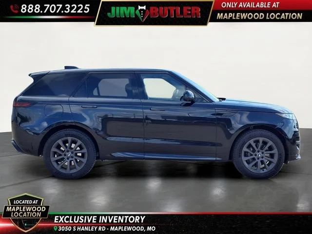 Used 2024  Land Rover Dynamic SE image 28