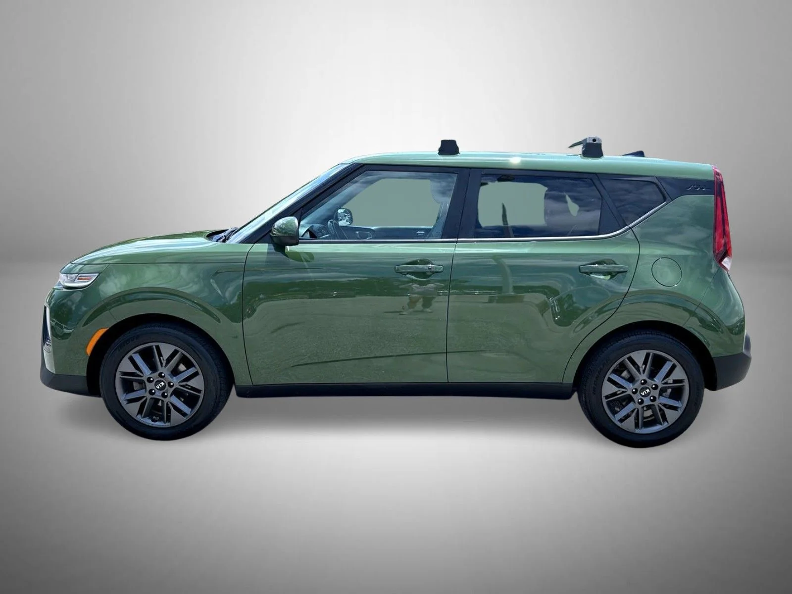 Used 2020 Green Kia EX image 8