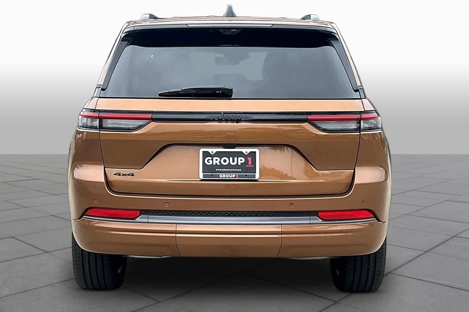 New 2026 Copper Shino Metallic Clear-Coat Exterior Paint Jeep Limited Reserve image 4