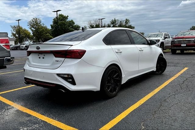 Used 2021 White Kia GT image 3