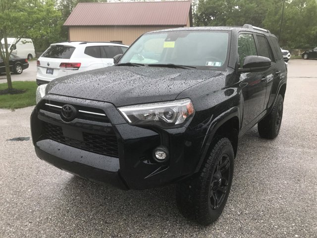Used 2021 Midnight Black Metallic Toyota SR5 image 4