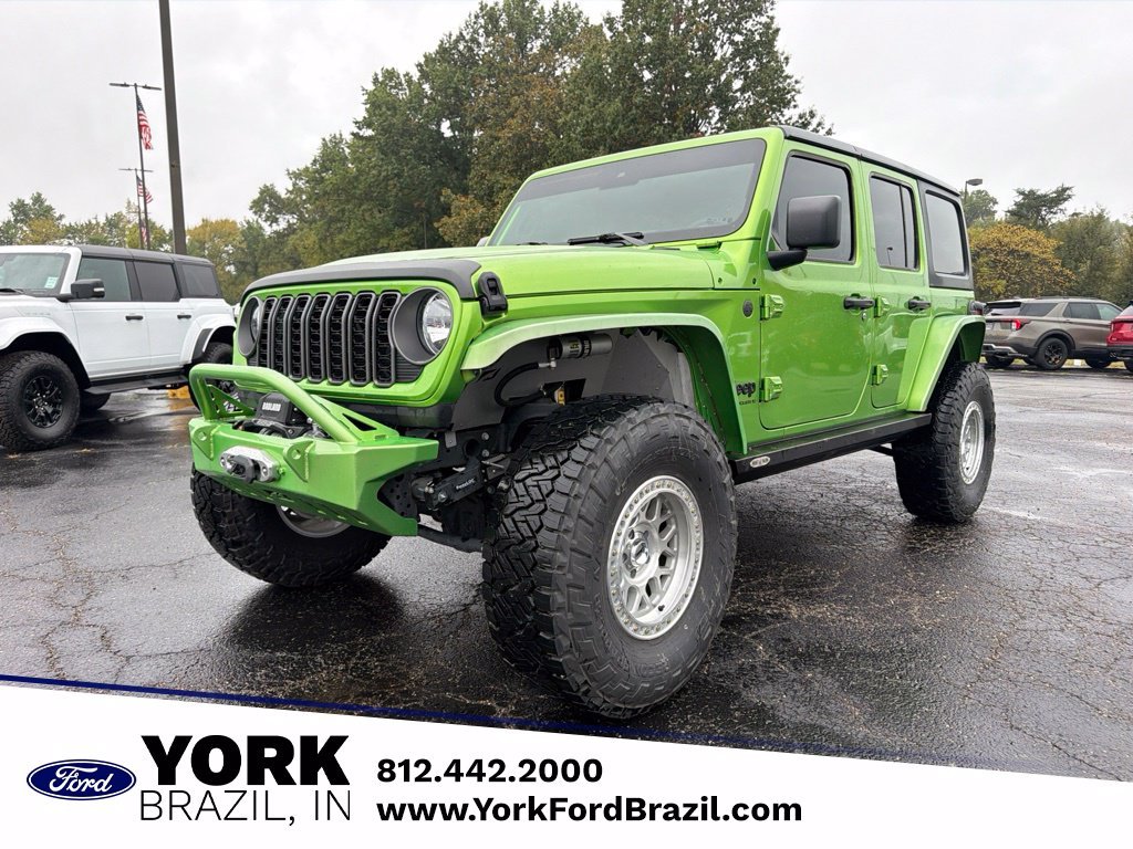 Used 2025 Green Jeep Sport S image 1