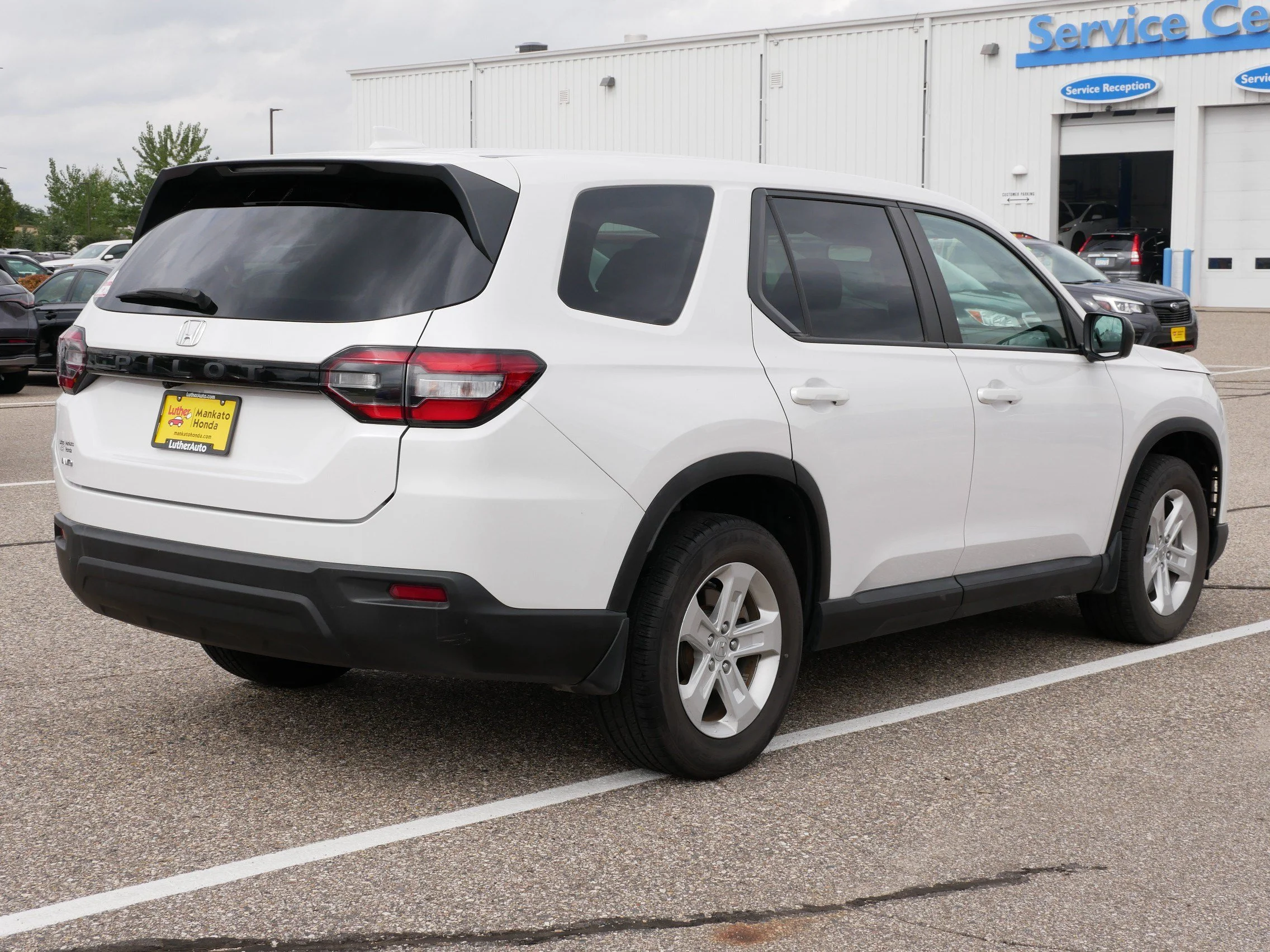 Certified Used 2023 Platinum White Pearl Honda LX image 7