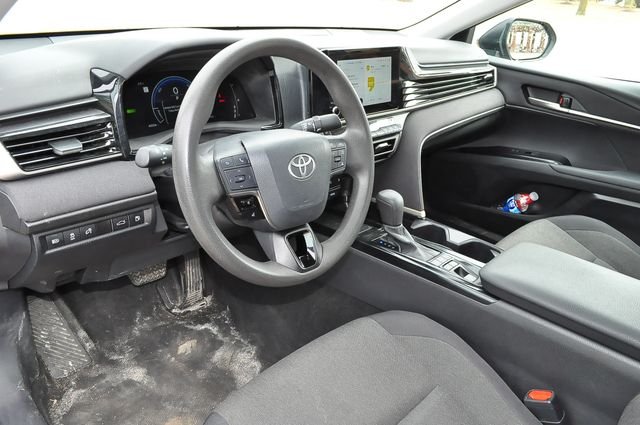 Used 2025  Toyota LE image 9