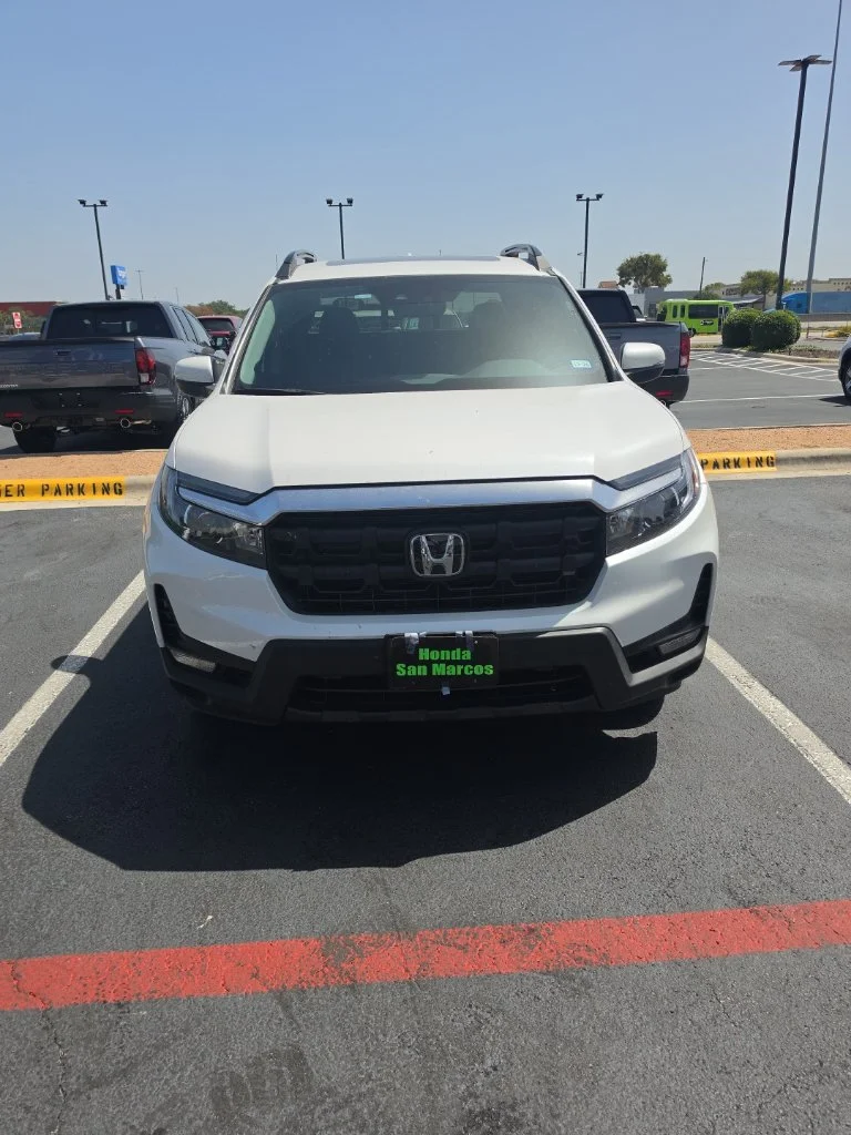 Certified Used 2024 Platinum White Honda RTL image 3