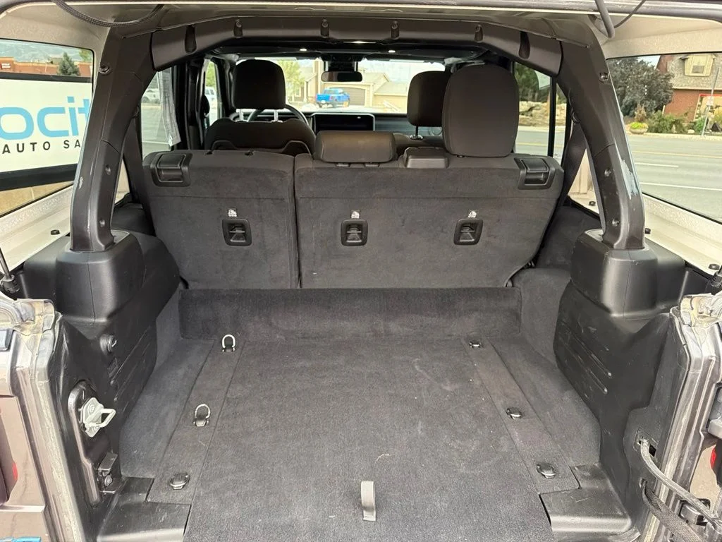 Used 2024 Gray Jeep Rubicon 4xe image 25
