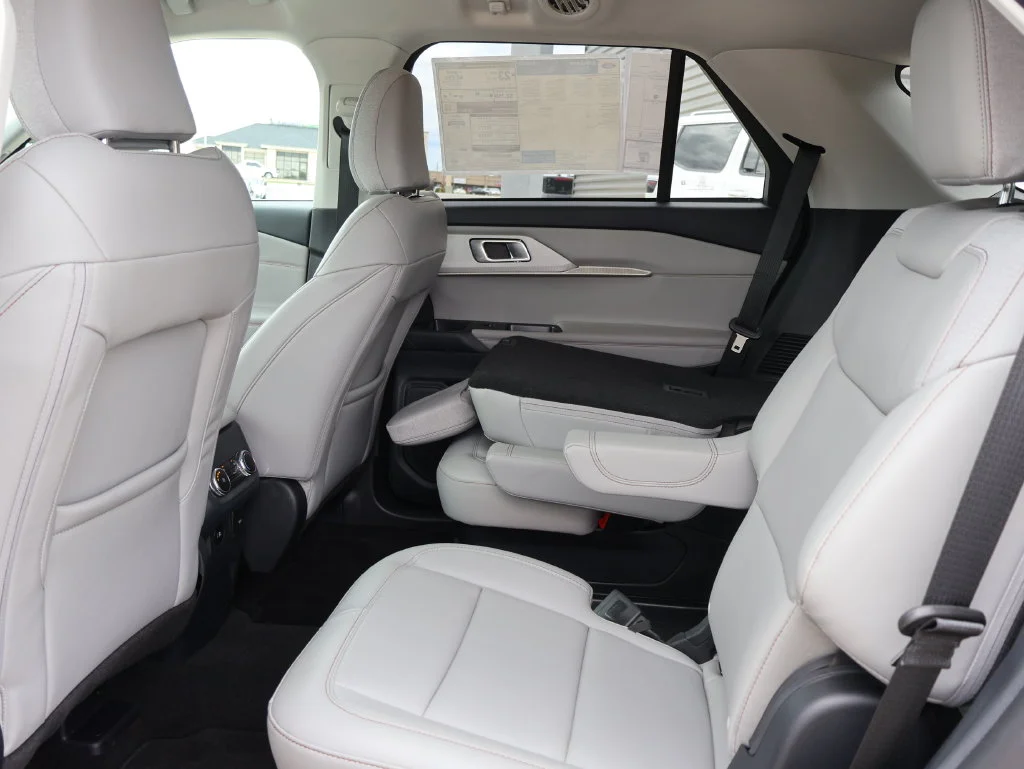 New 2026 Star White Metallic Tri-Coat Ford Active image 19