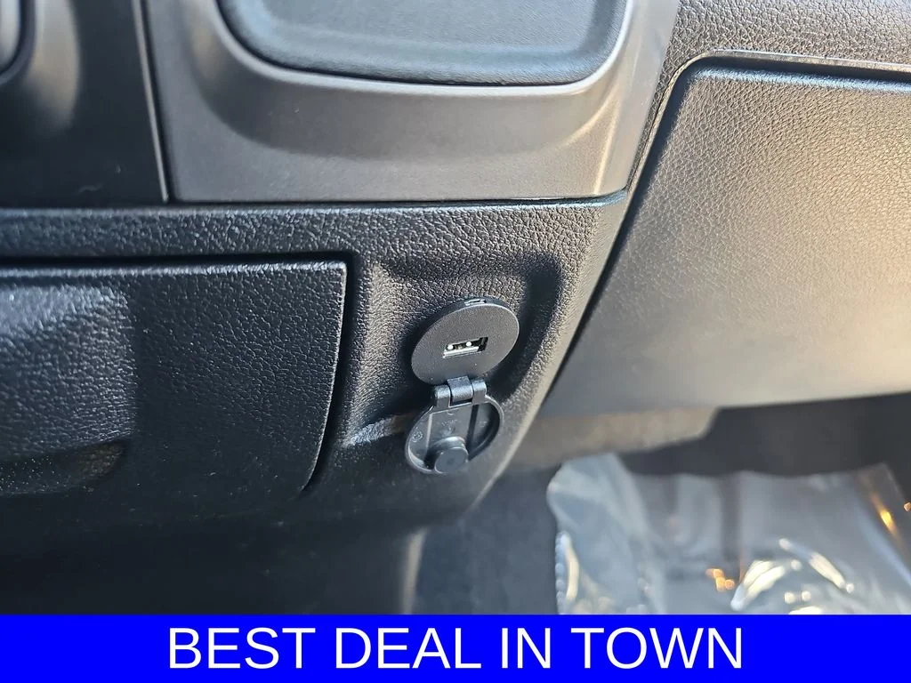 Used 2022 White Ram SLT image 24