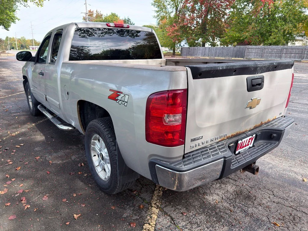Used 2008 Silver Chevrolet LT image 8