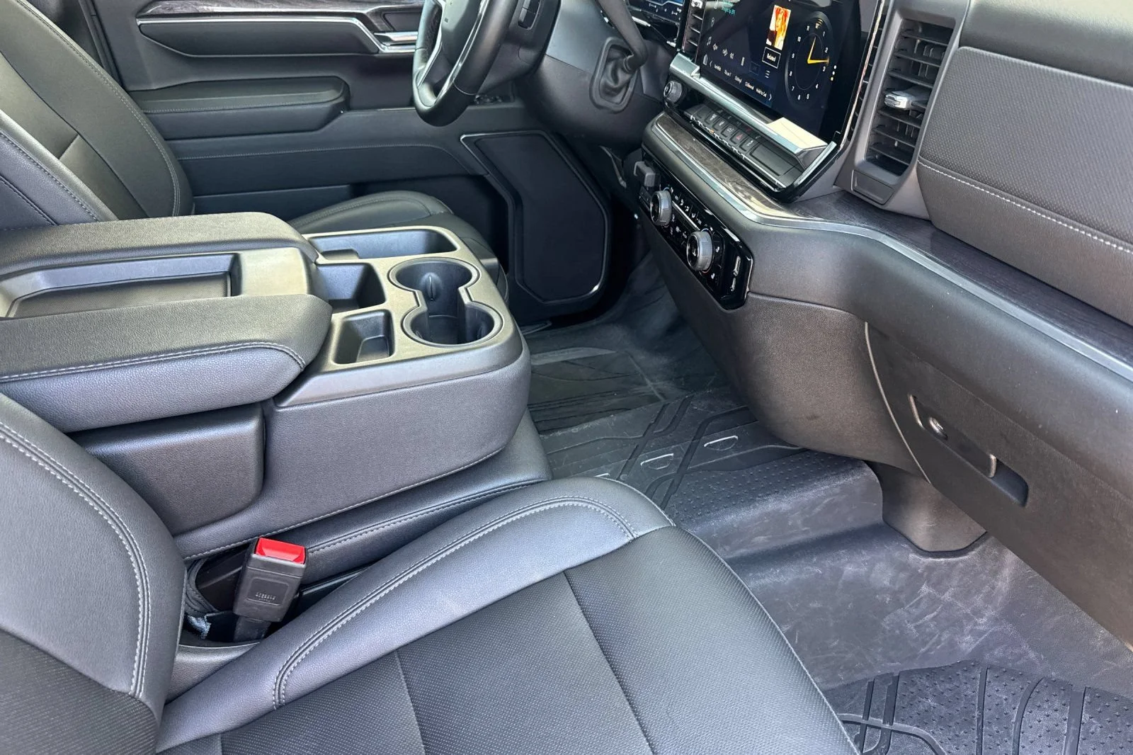 Used 2024 Summit White Chevrolet LTZ image 16