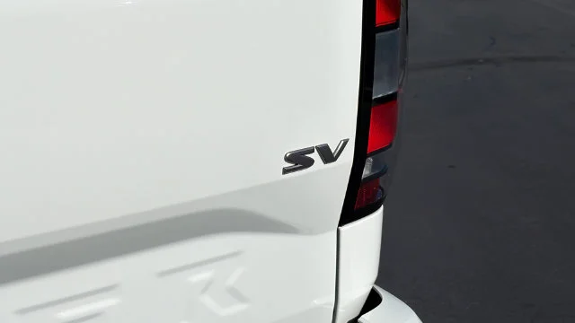 Used 2022 Glacier White Nissan SV image 11