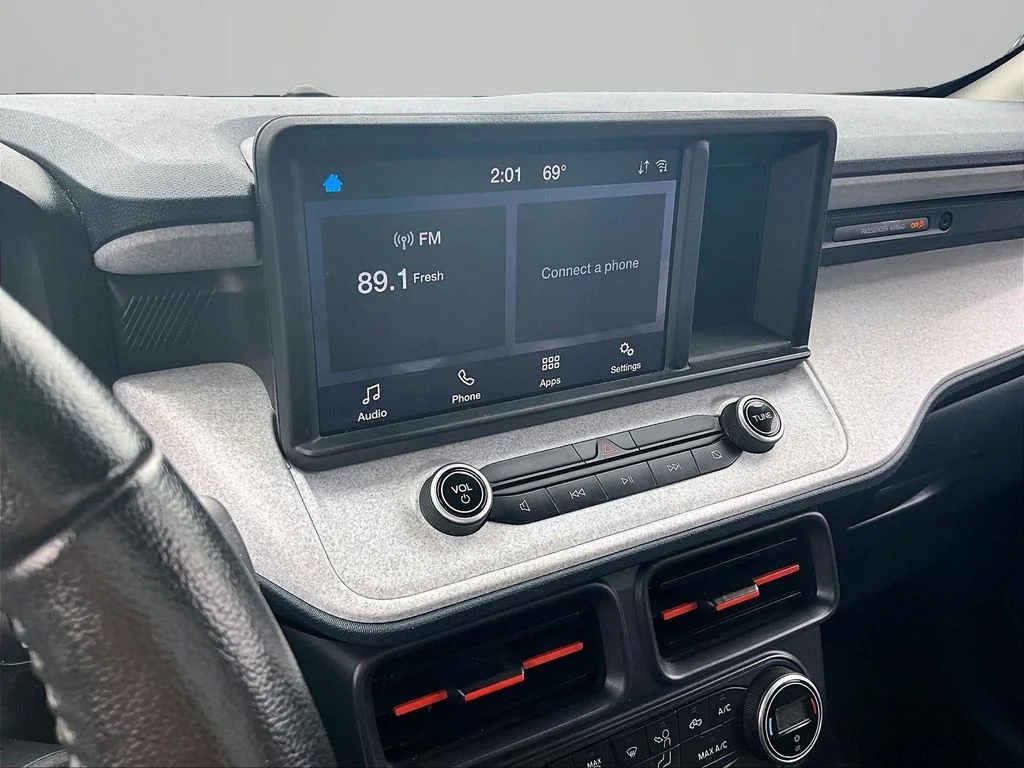 Used 2022 Black Ford XLT image 6