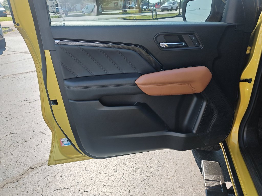 Certified Used 2023 Yellow GMC AT4 image 14