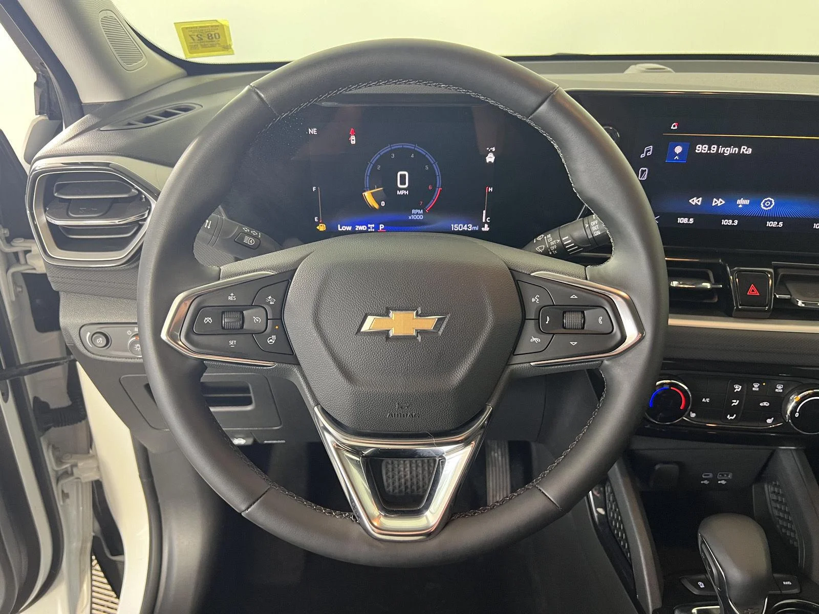 Used 2024 Summit White Chevrolet LT image 7