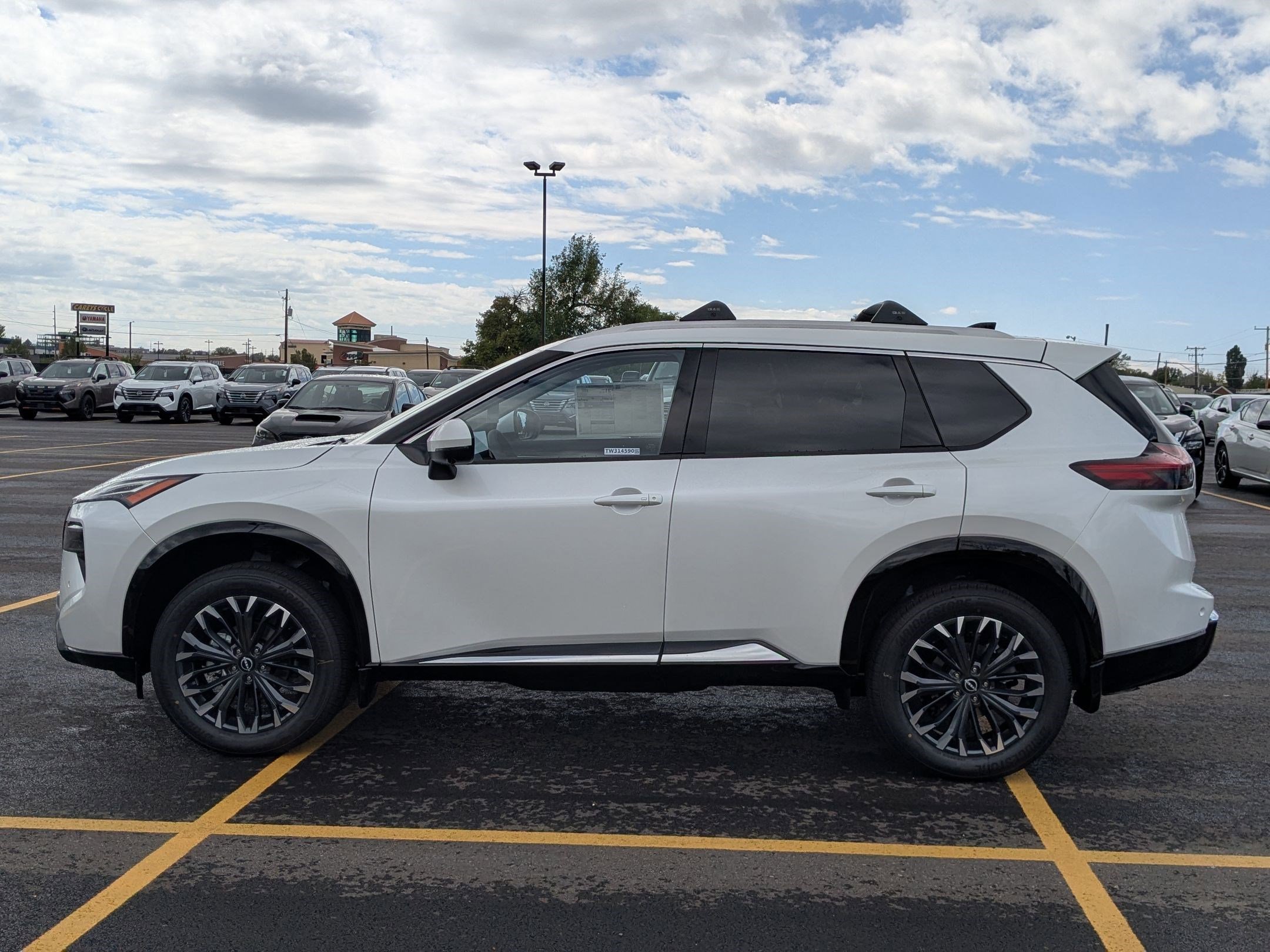 New 2026 Everest White Pearl Tricoat Nissan Platinum image 7