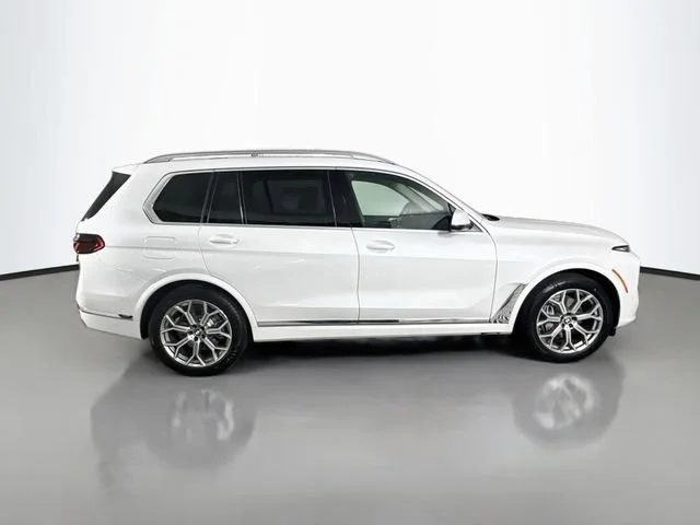 New 2027 Mineral White Metallic BMW xDrive40i image 8
