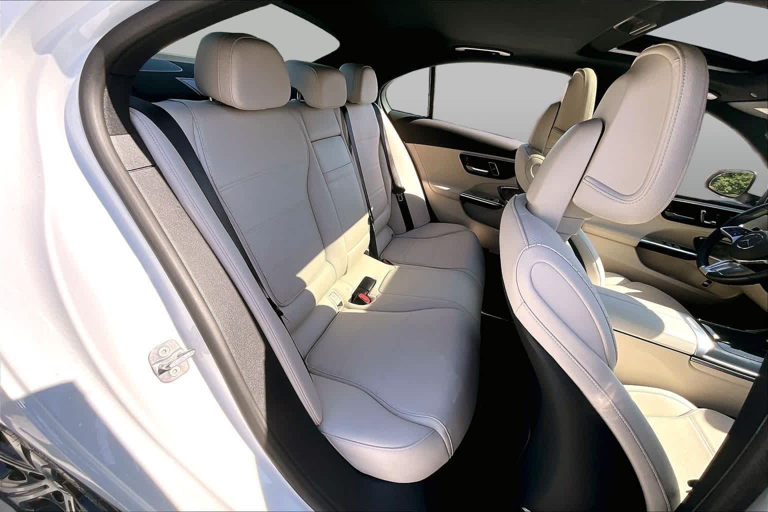 Used 2024 MANUFAKTUR Moonlight White Metallic Mercedes-Benz C 300 image 19