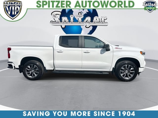 Used 2024 Summit White Chevrolet RST image 11