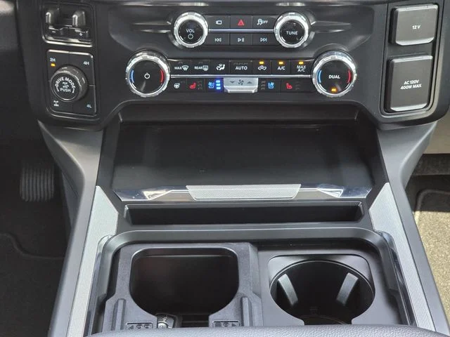Used 2025 Avalanche Ford Lariat image 16