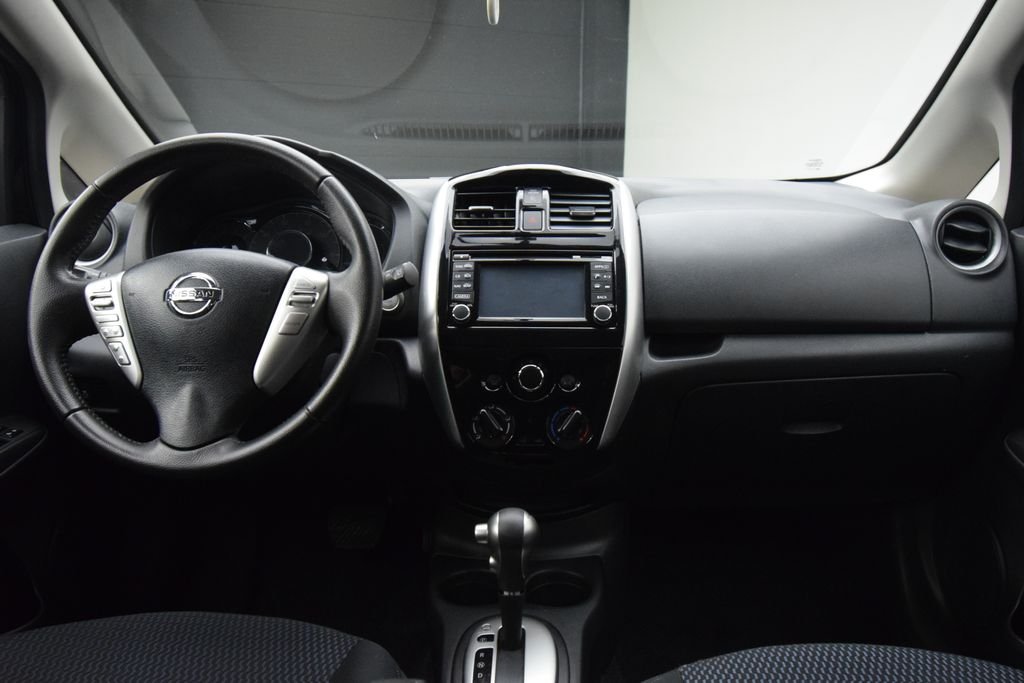Used 2015 Black Nissan SL image 3