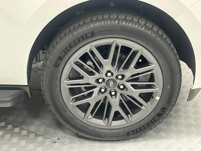 New 2027 Star White Metallic Tri-Coat Ford Platinum image 23